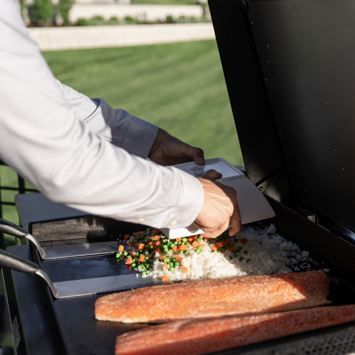 Blackstone 28" Built-in Griddle with Hood (Propane) product view 9
