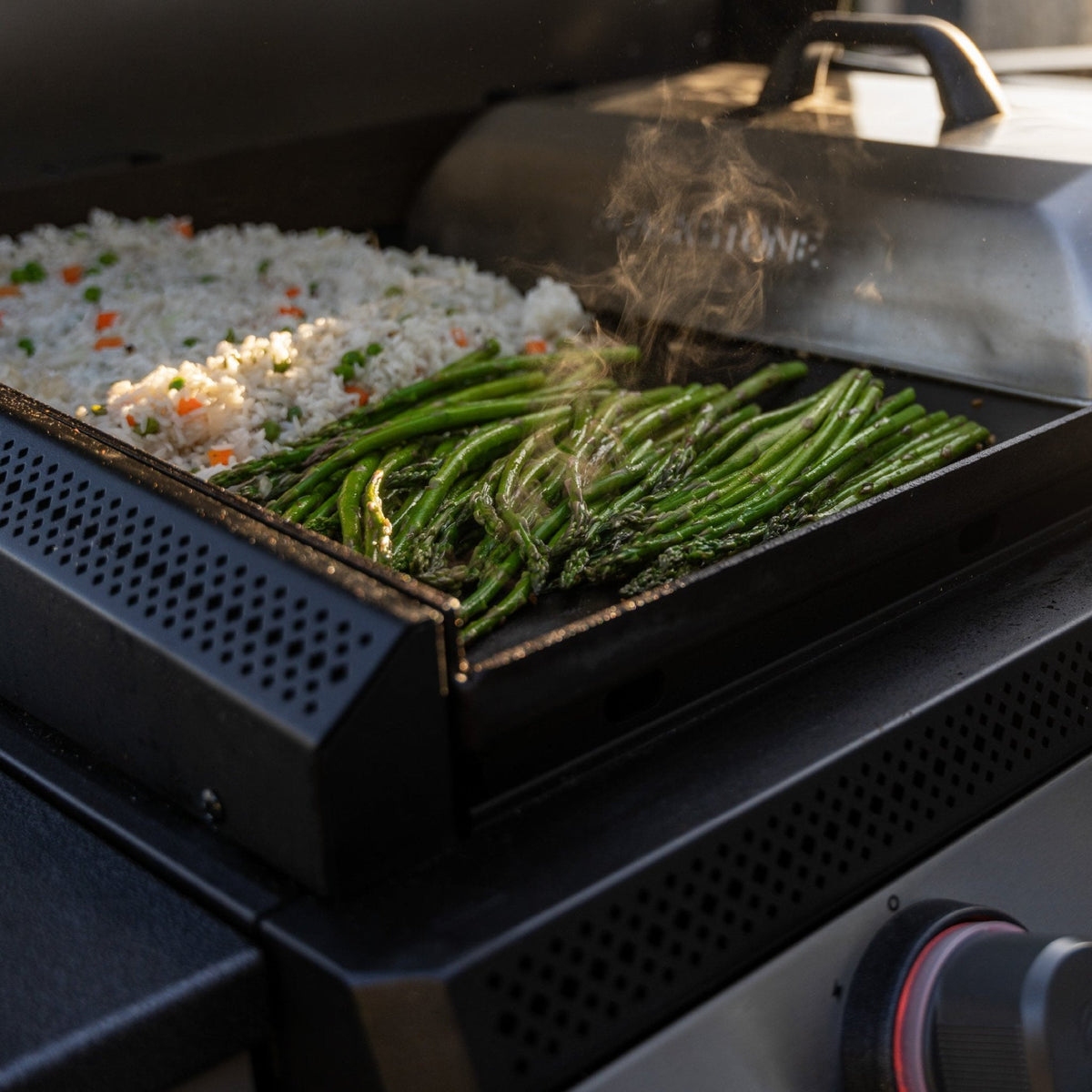 Blackstone 28" Built-in Griddle with Hood (Natural Gas) product view 5