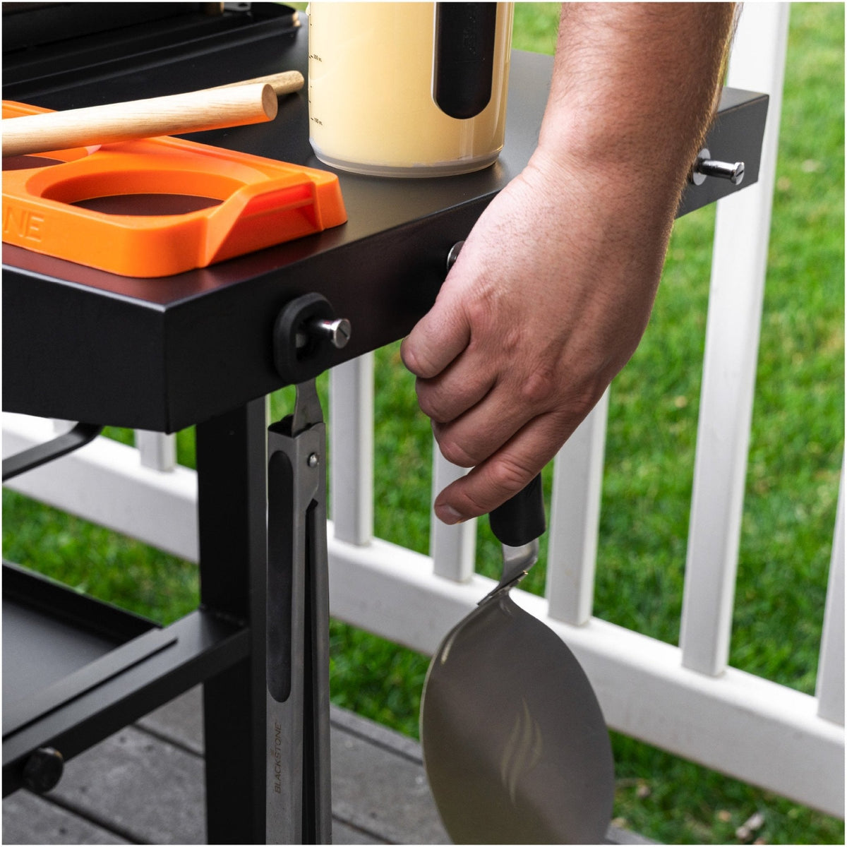Blackstone 28" XL Griddle with Hood product view 4