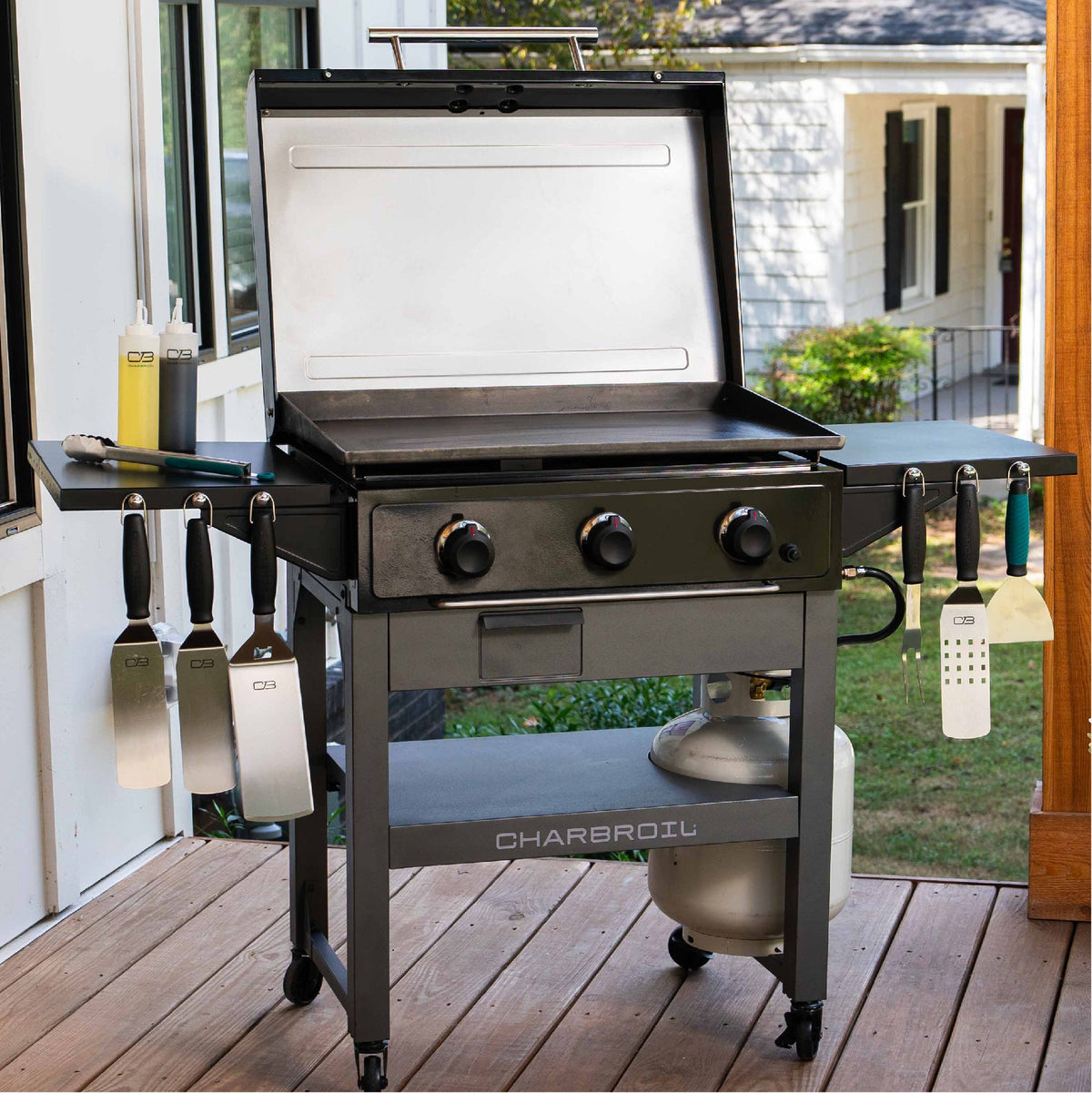 Char-Broil Charbroil® 28" XL Performance Series™ Propane Gas Griddle with Cart 3 Burner Flat Top Grill, Black 463258924 product view 15