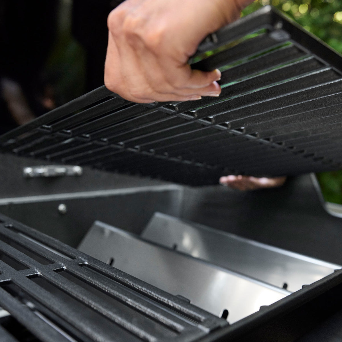 Weber Spirit® E-425C Gas Grill Stealth® Edition (Natural Gas) product view 5