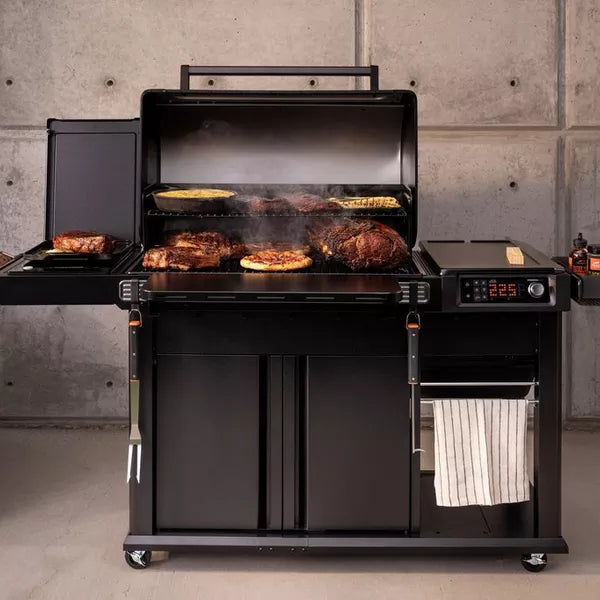 Traeger Woodridge Elite Wood Pellet Grill official manufacturer gallery view 3