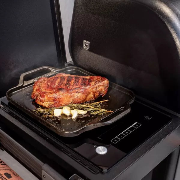 Traeger Woodridge Elite Wood Pellet Grill official manufacturer gallery view 2