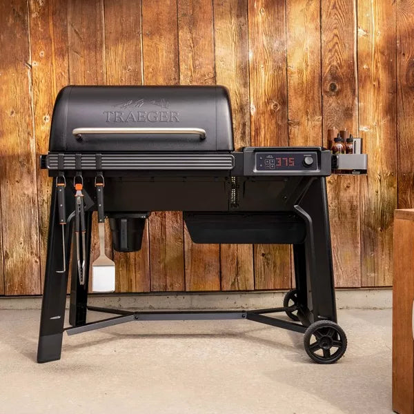 Traeger Woodridge Wood Pellet Grill official manufacturer gallery view 4