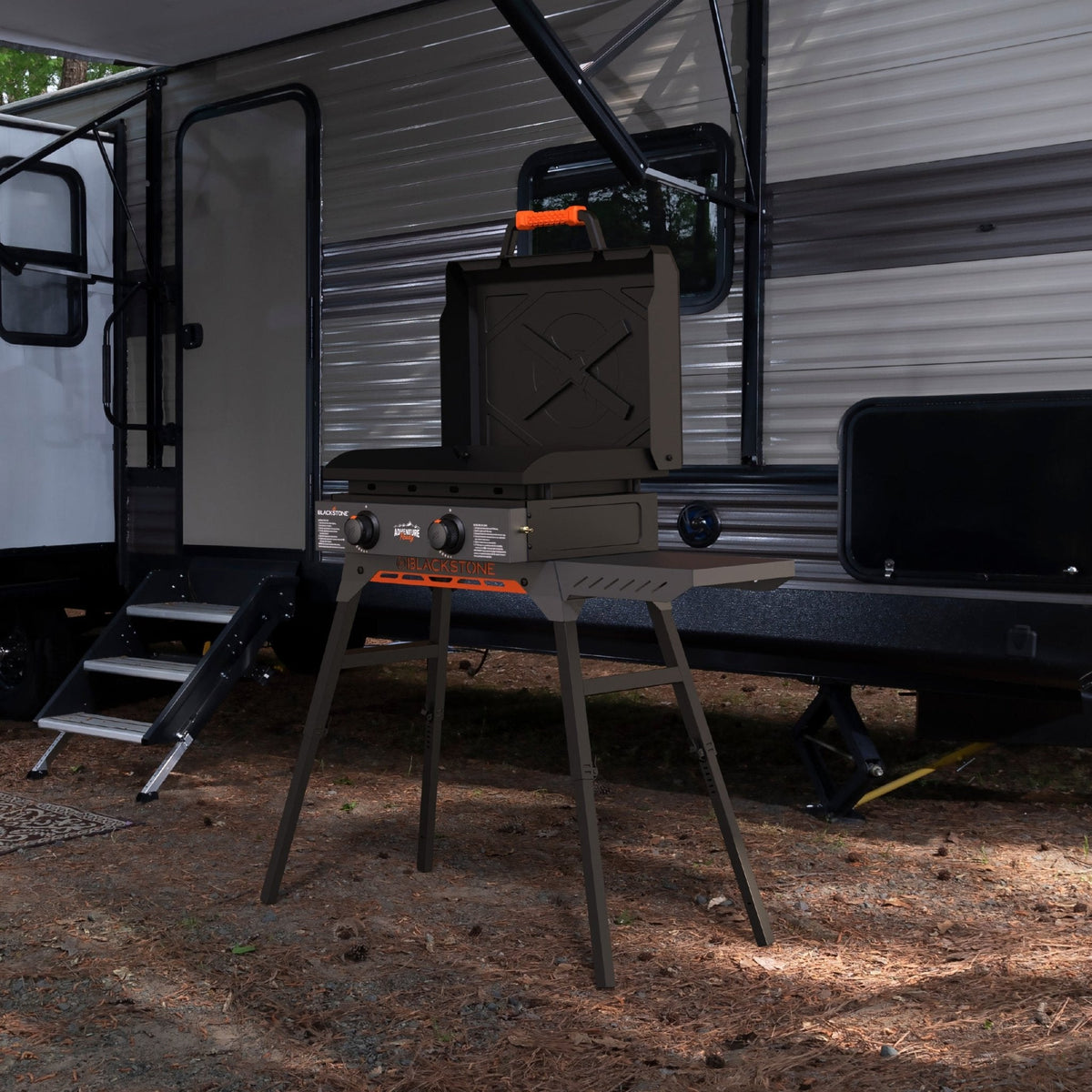 Blackstone Adventure Ready 22” Griddle with Hood and Stand product view 1