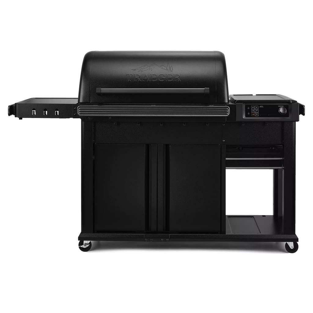 Traeger Woodridge Pro Plus TFC97JLK angle view 1