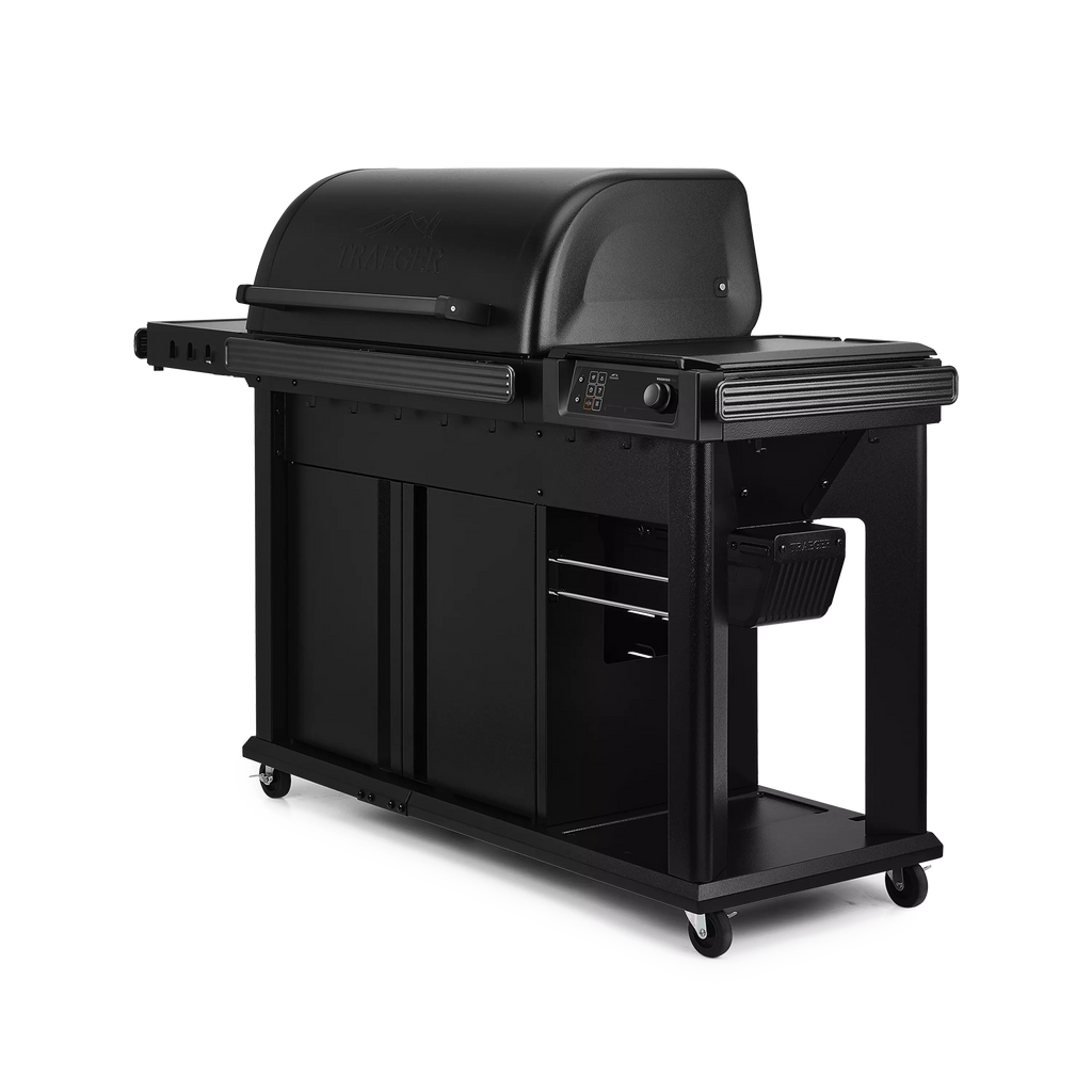 Traeger Woodridge Pro Plus TFC97JLK angle view 8